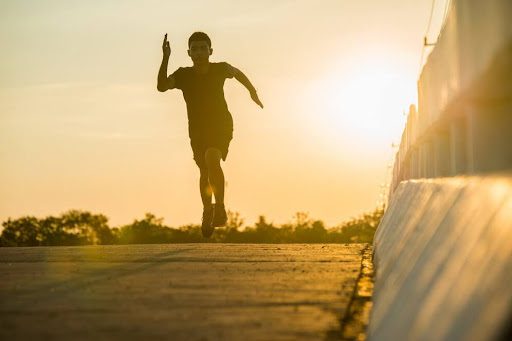 Les avantages de courir le matin vs le soir courir tot le matin